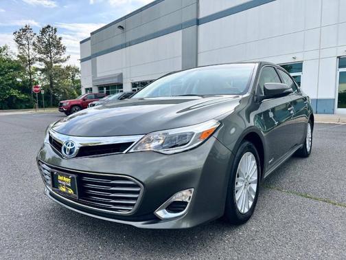 Magnetic Gray Metallic 2013 Toyota Avalon Hybrid XLE Premium