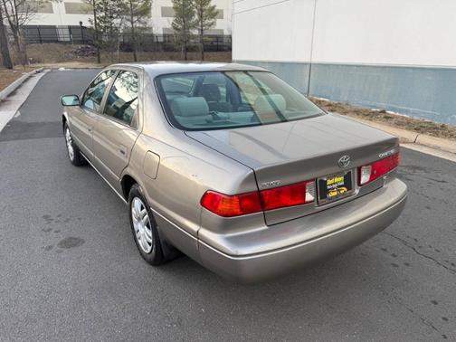 2000 Toyota Camry LE V6