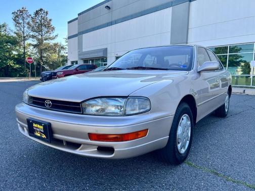Champagne 1994 Toyota Camry LE