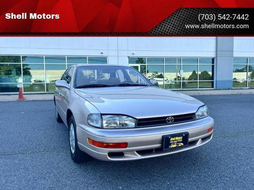 Champagne 1994 Toyota Camry LE