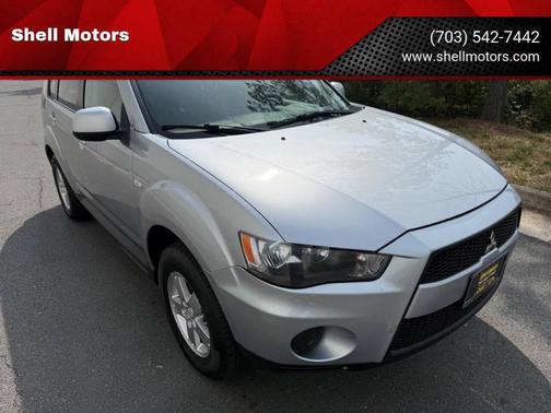 Silver 2010 Mitsubishi Outlander ES