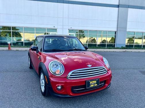 Chili Pepper Red 2013 MINI Hardtop Cooper