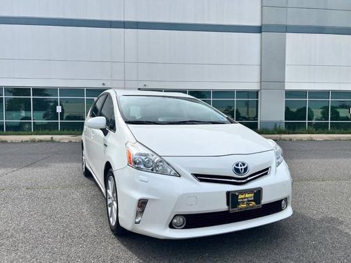 Blizzard Pearl 2012 Toyota Prius v Five