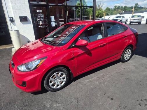 Boston Red 2013 Hyundai Accent SE