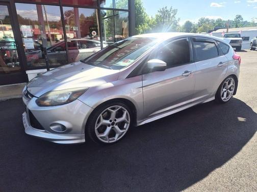 Ingot Silver Metallic 2014 Ford Focus ST