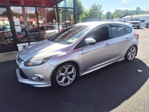 Ingot Silver Metallic 2014 Ford Focus ST