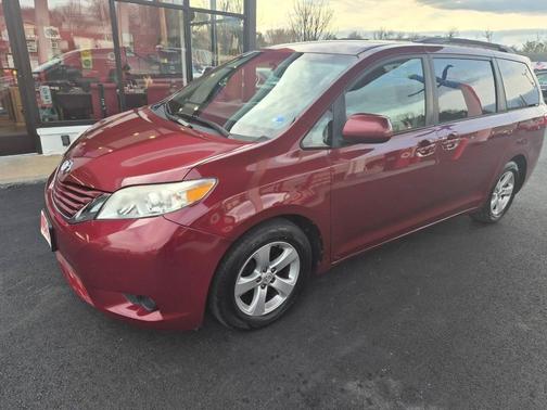 2015 Toyota Sienna LE
