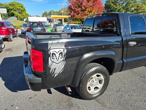 2005 Dodge Dakota ST Quad Cab