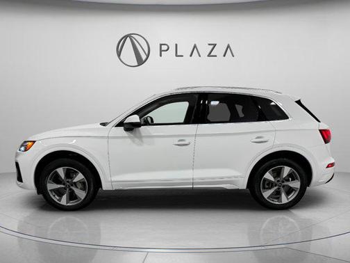 2024 Audi Q5 Premium 40 TFSI quattro S tronic