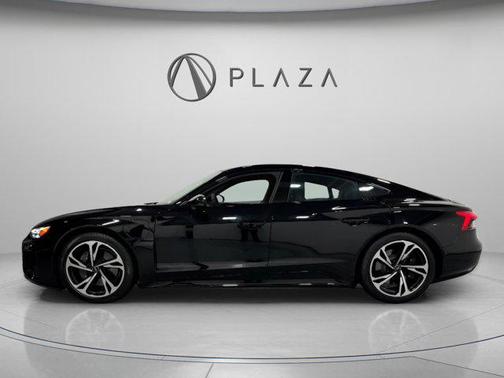 2022 Audi e-tron GT Premium Plus quattro