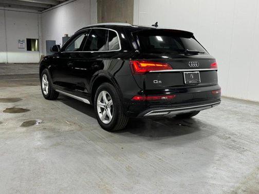 2024 Audi Q5 Premium 40 TFSI quattro S tronic