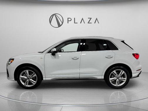 2023 Audi Q3 Premium Plus 45 TFSI S line quattro Tiptronic