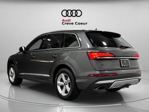 2025 Audi Q7 Premium 45 TFSI quattro Tiptronic