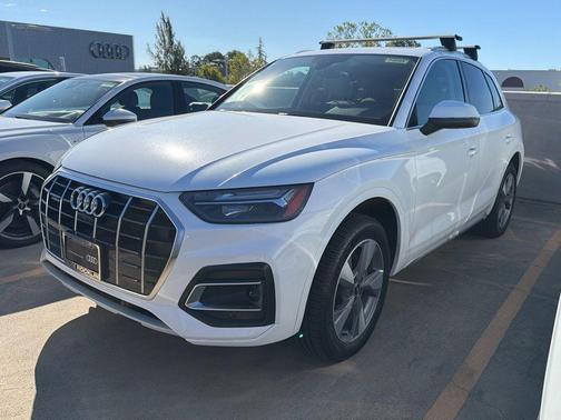 Ibis White 2023 Audi Q5 40 Premium Plus