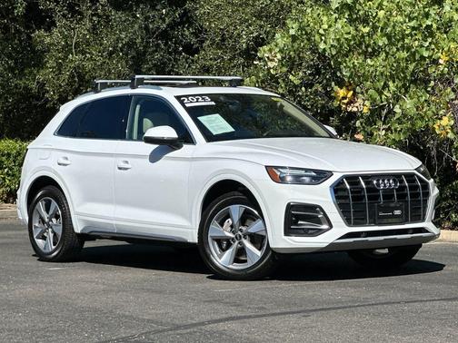 Ibis White 2023 Audi Q5 40 Premium Plus