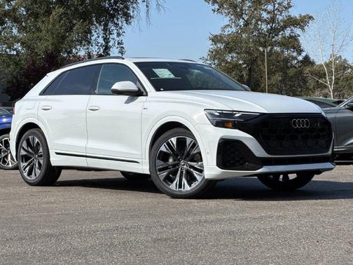 Glacier White Metallic 2027 Audi Q8