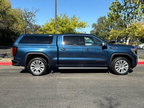 Pacific Blue Metallic 2022 GMC Sierra 1500 Limited Denali