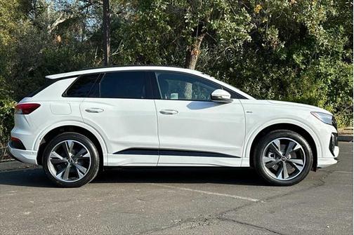 2024 Audi Q4 e-tron Premium Plus 50 quattro