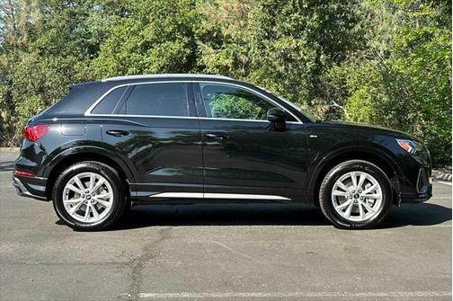 2024 Audi Q3 Premium 45 TFSI S line quattro Tiptronic