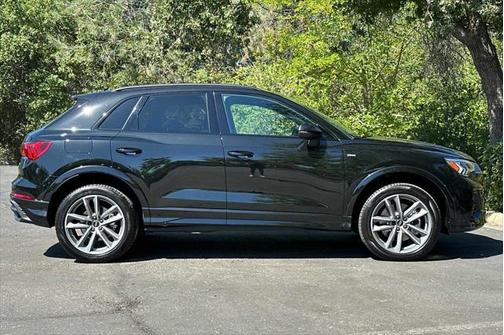 2025 Audi Q3 Premium 45 TFSI S line quattro Tiptronic