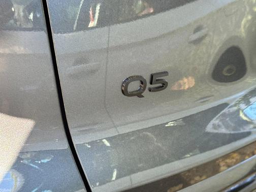 Daytona Gray Metallic 2026 Audi Q5 PLUS