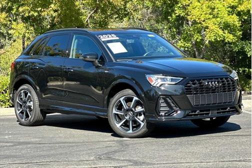 2025 Audi Q3 Premium 45 TFSI S line quattro Tiptronic