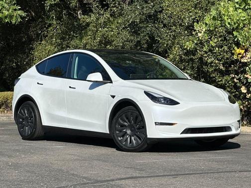 White 2023 Tesla Model Y Long Range