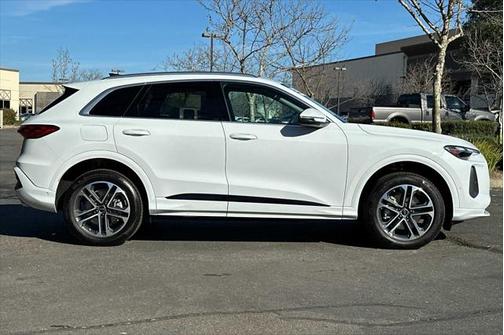 2025 Audi Q5 Premium TFSI quattro S tronic