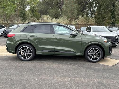 Green Metallic 2026 Audi Q5 PRESTIGE