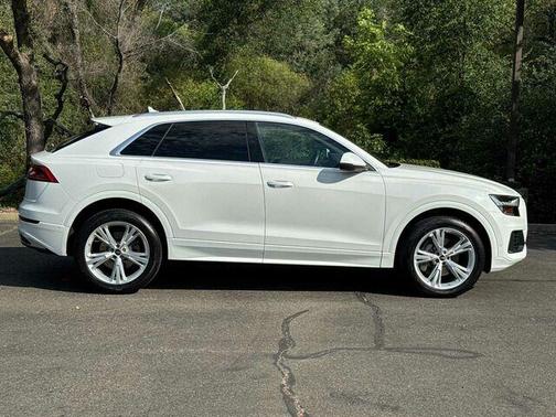 Carrara White 2023 Audi Q8 55 Premium