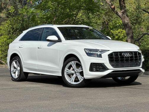 Carrara White 2023 Audi Q8 55 Premium