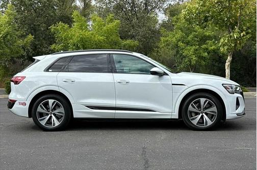 2024 Audi Q8 e-tron Premium quattro