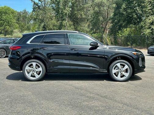 Black 2026 Audi Q5 PLUS