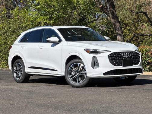 White 2026 Audi Q5