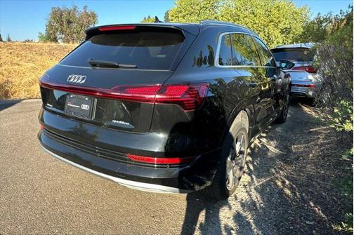 2023 Audi e-tron Premium Plus quattro