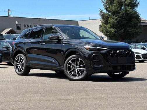 Black 2026 Audi Q5 PLUS