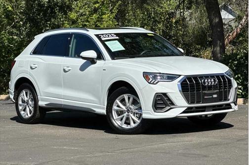 2025 Audi Q3 Premium 45 TFSI S line quattro Tiptronic