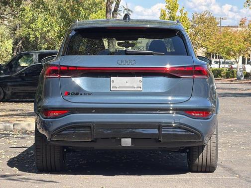 Plasma Blue Metallic 2027 Audi SQ6 e-tron Premium Plus