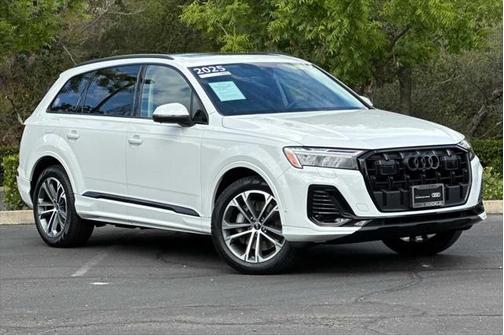 2025 Audi Q7 Premium Plus 45 TFSI quattro Tiptronic