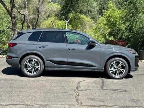 Gray 2027 Audi Q6 e-tron Premium Plus