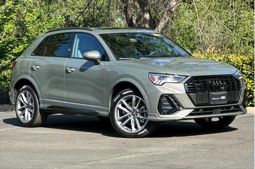 2025 Audi Q3 Premium 45 TFSI S line quattro Tiptronic