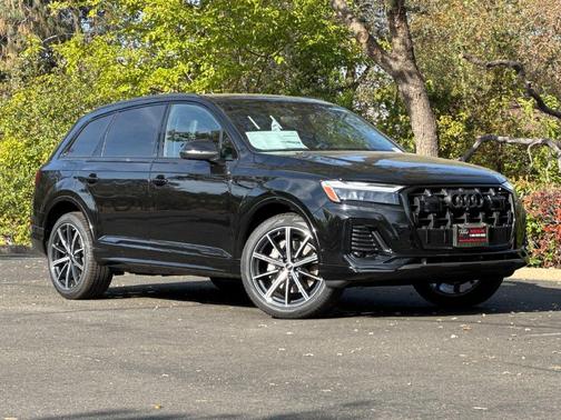 Mythos Black Metallic 2026 Audi Q7 45 Premium Plus