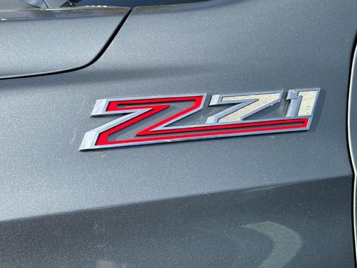 Sterling Gray Metallic 2025 Chevrolet Suburban Z71