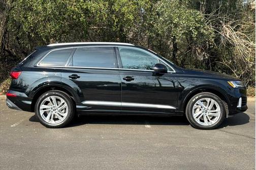 2023 Audi Q7 Premium 55 TFSI quattro Tiptronic