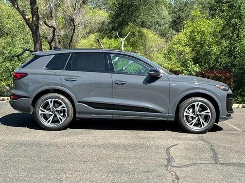 Gray 2027 Audi Q6 e-tron Premium Plus