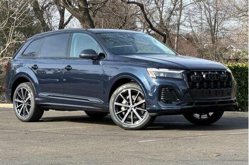 Waitomo Blue Metallic 2026 Audi Q7 45 Premium Plus