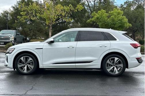 2024 Audi Q8 e-tron Premium Plus quattro