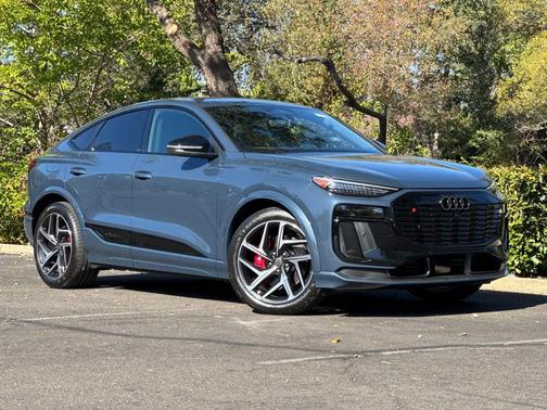 Plasma Blue Metallic 2027 Audi SQ6 e-tron Sportback Premium Plus