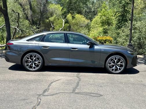 Daytona Gray Pearl Effect 2026 Audi A6 Base