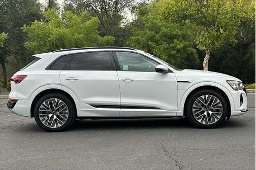 2024 Audi Q8 e-tron Premium Plus quattro